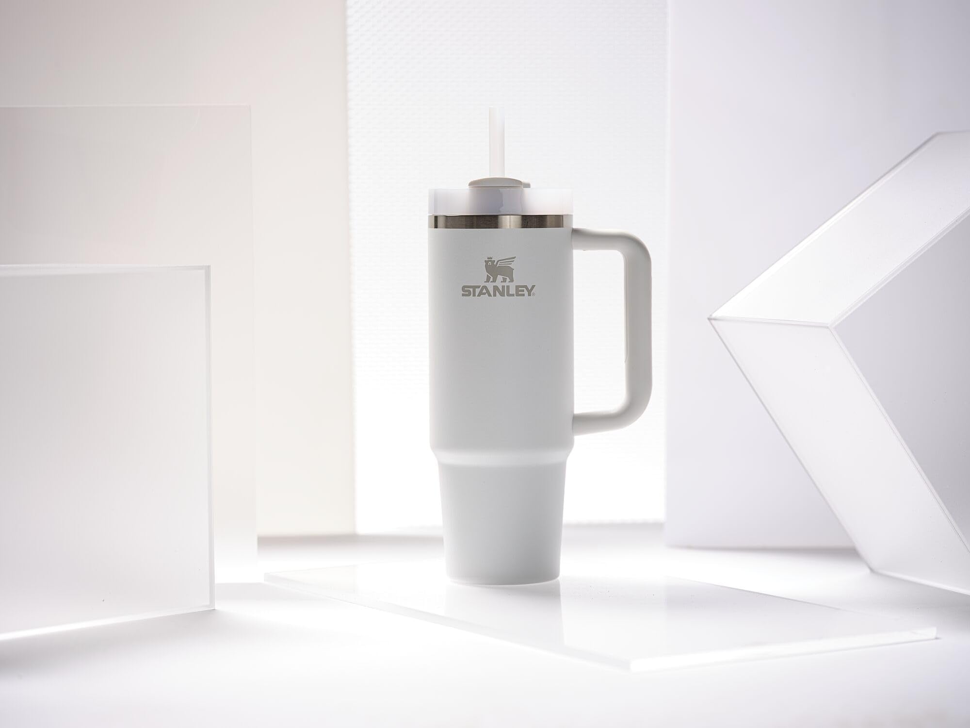 Quencher H2.0 Tumbler with Handle & Straw 30 oz | Twist On 3-Way Lid