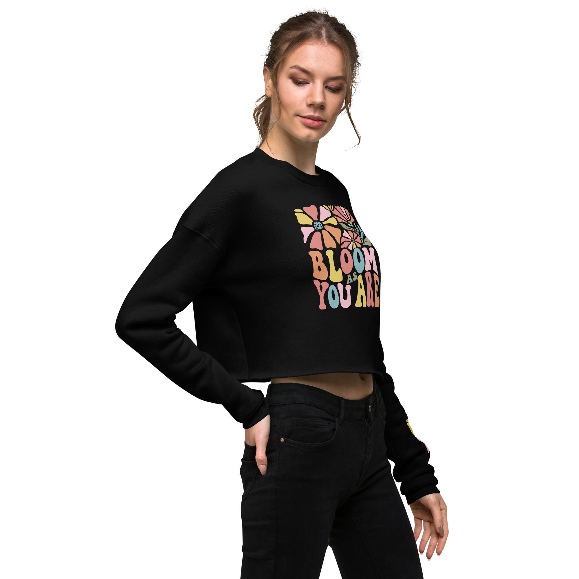 Retro Crop Top Sweatshirt, Boho Flower Shirt, Vintage Floral Shirt, Best Gifts For Her, Christmas Gifts idea