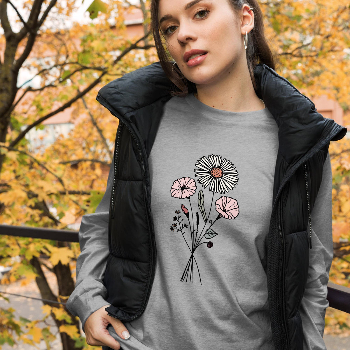 Custom Birth Month Flower T-Shirt - Sentimental Gift for Grandma - Floral Design - Perfect for Mother's Day