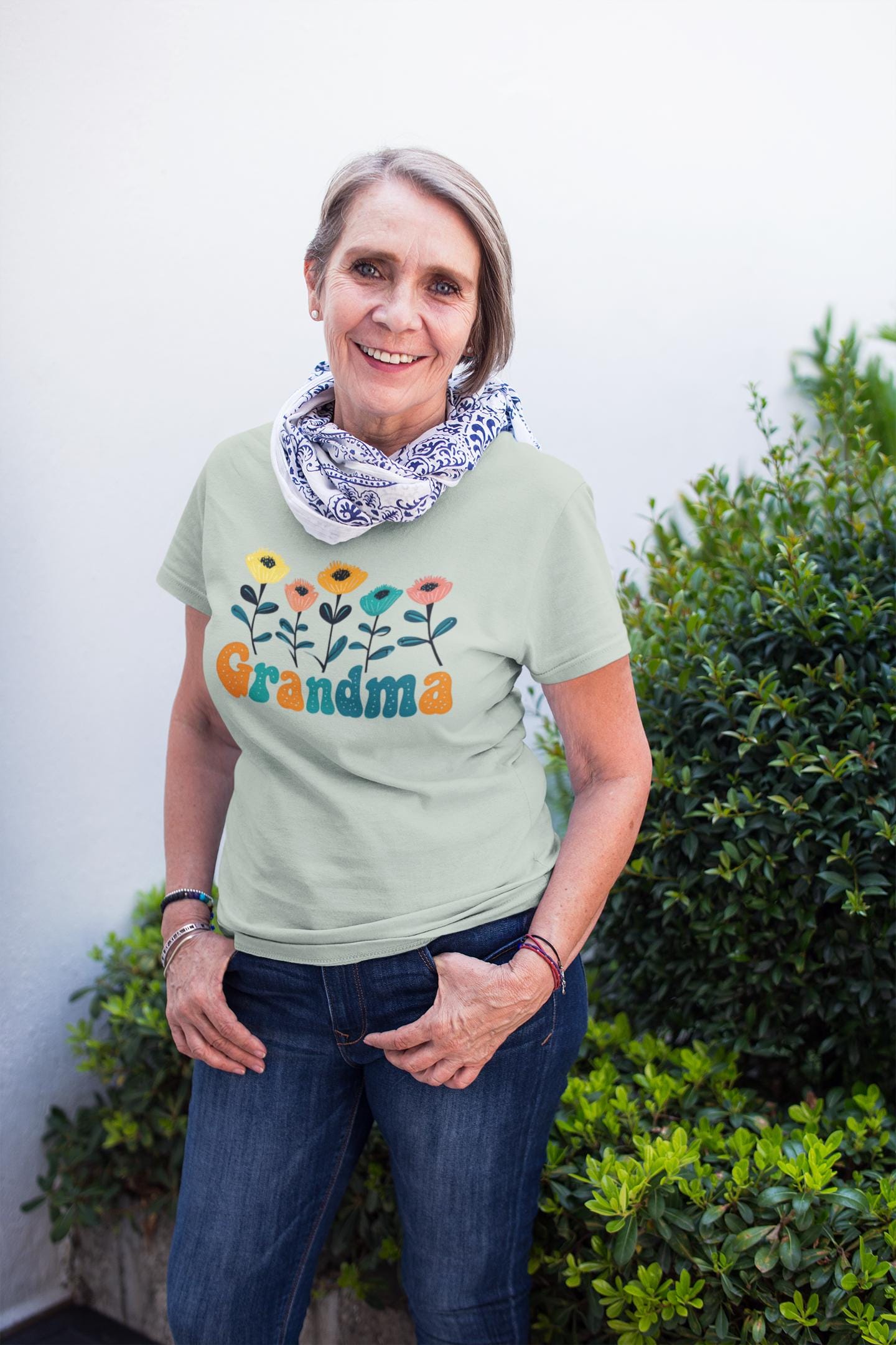 Grandma Floral T-shirt, Gift for Grandma, Mother&#39;s Day Shirt, Casual Tee, Unisex Floral T-shirt, Grandma Gift Idea
