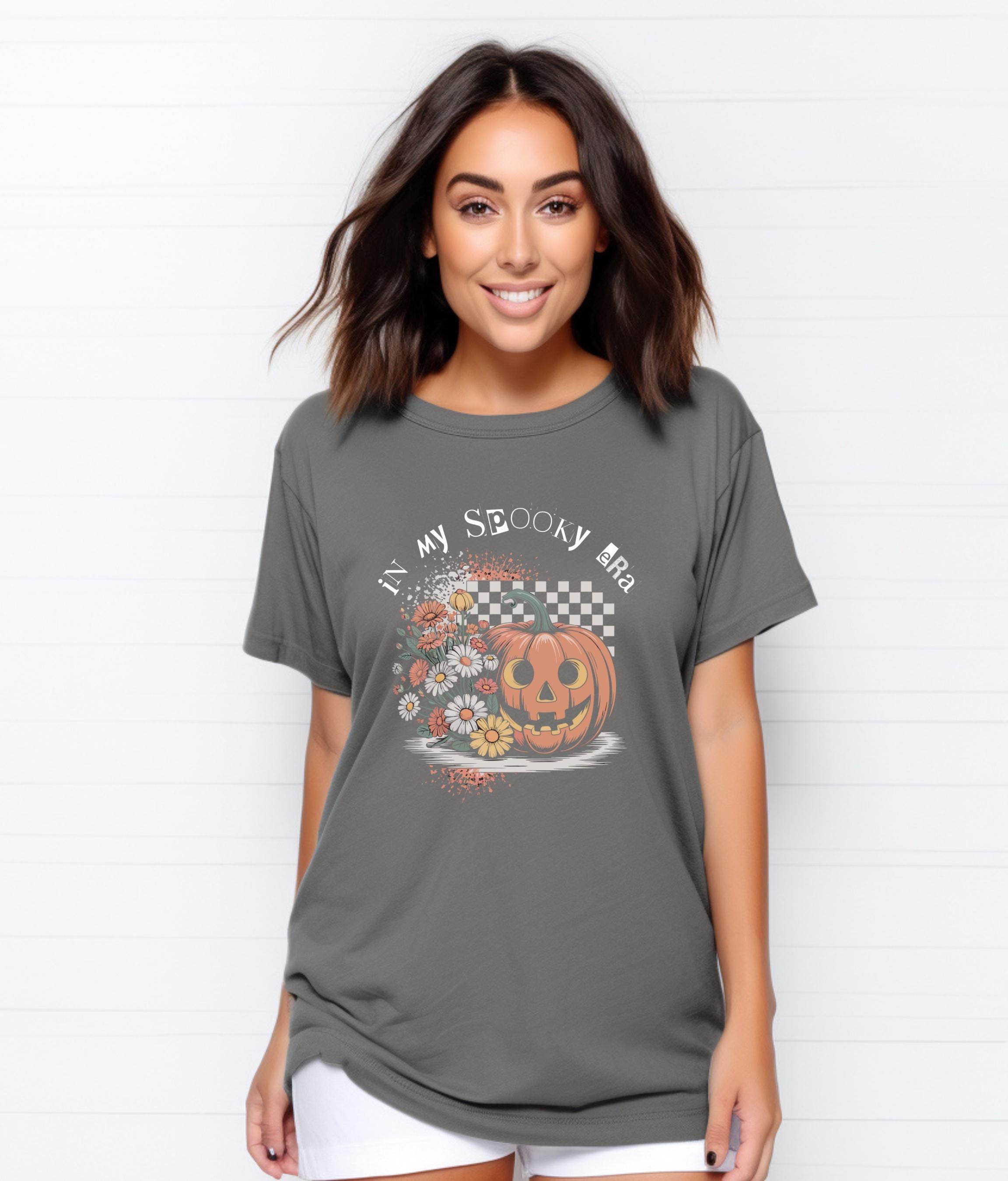 Spooky Era T-shirt, Retro Halloween Tee, Vintage Graphic Shirt for Halloween Parties and Fall Gatherings