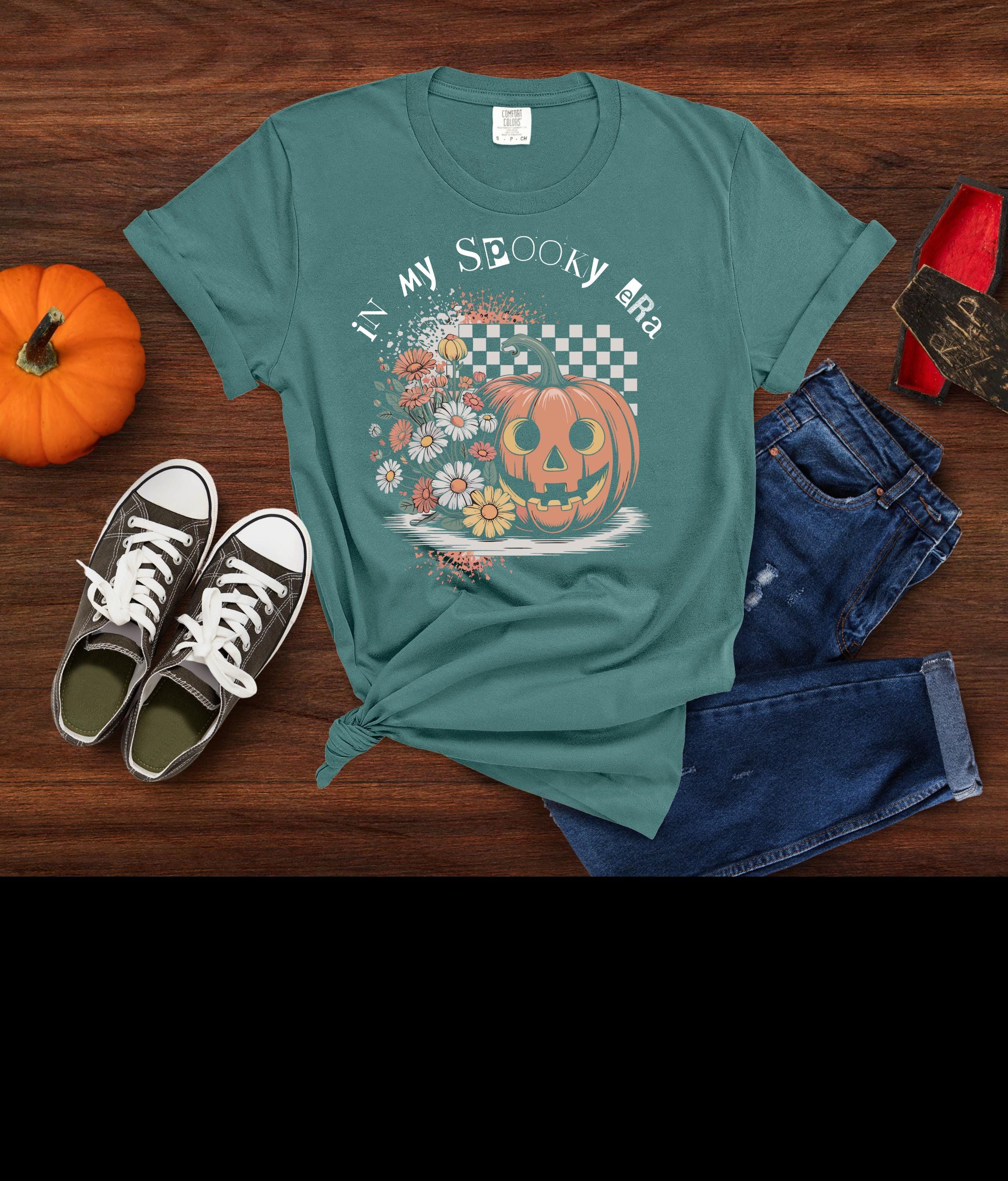 Spooky Era T-shirt, Retro Halloween Tee, Vintage Graphic Shirt for Halloween Parties and Fall Gatherings