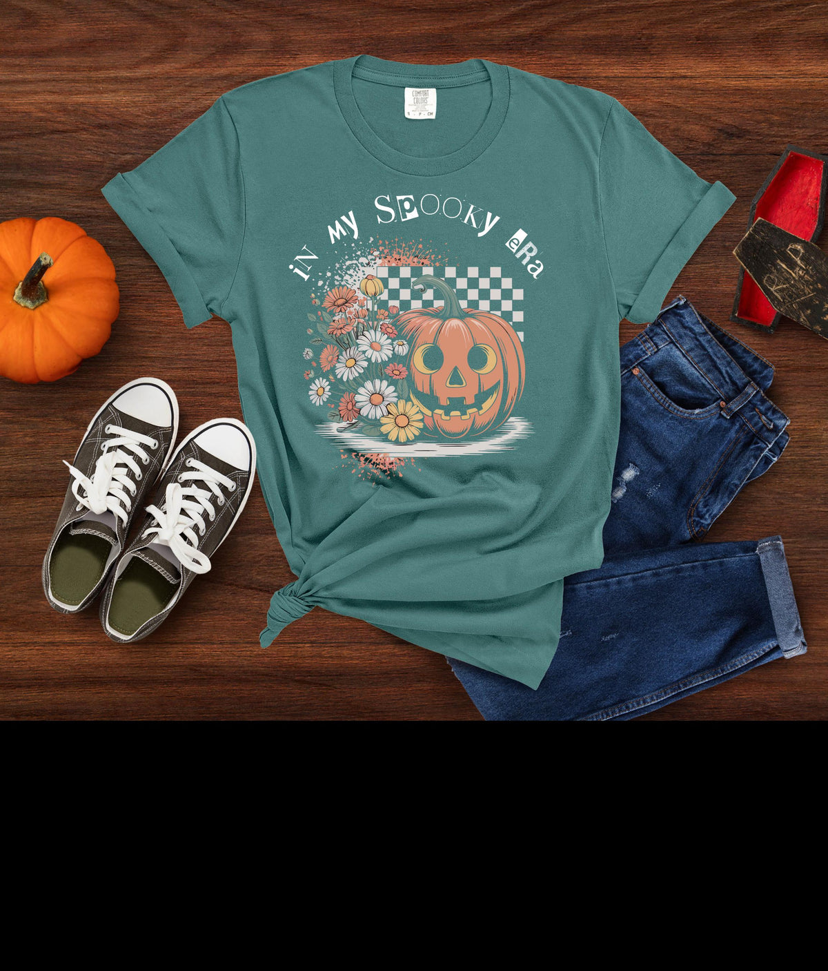 Spooky Era T-shirt, Retro Halloween Tee, Vintage Graphic Shirt for Halloween Parties and Fall Gatherings